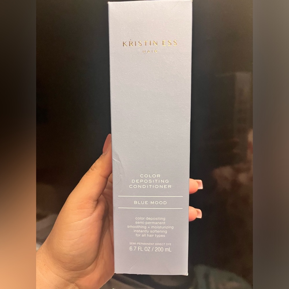 Kristen Ess Blue Mood color depositing conditioner